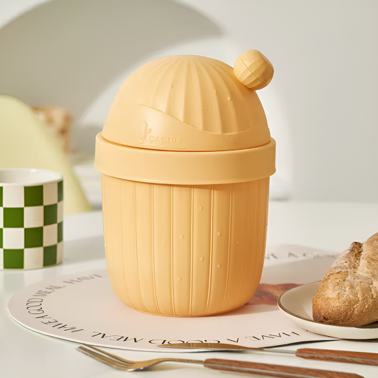 Plastic Trash Can With Lid